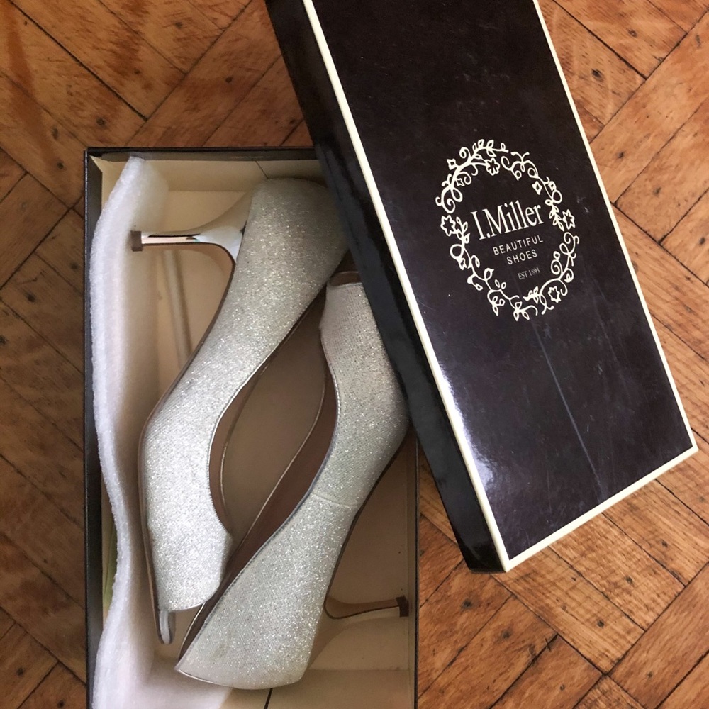 I. Miller Silver Heeled Pumps 7.5